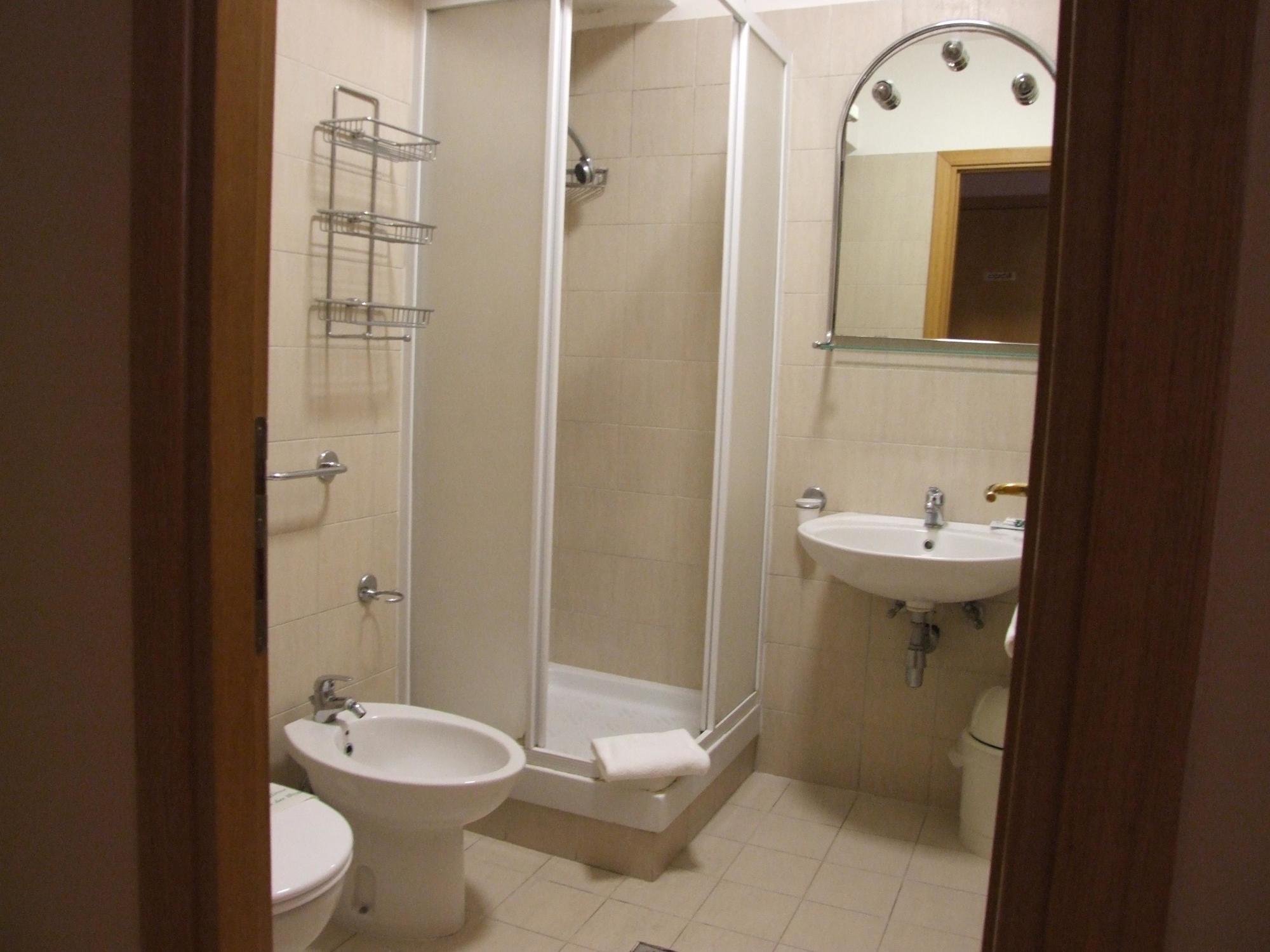 Nazional Rooms Rzym Zewnętrze zdjęcie