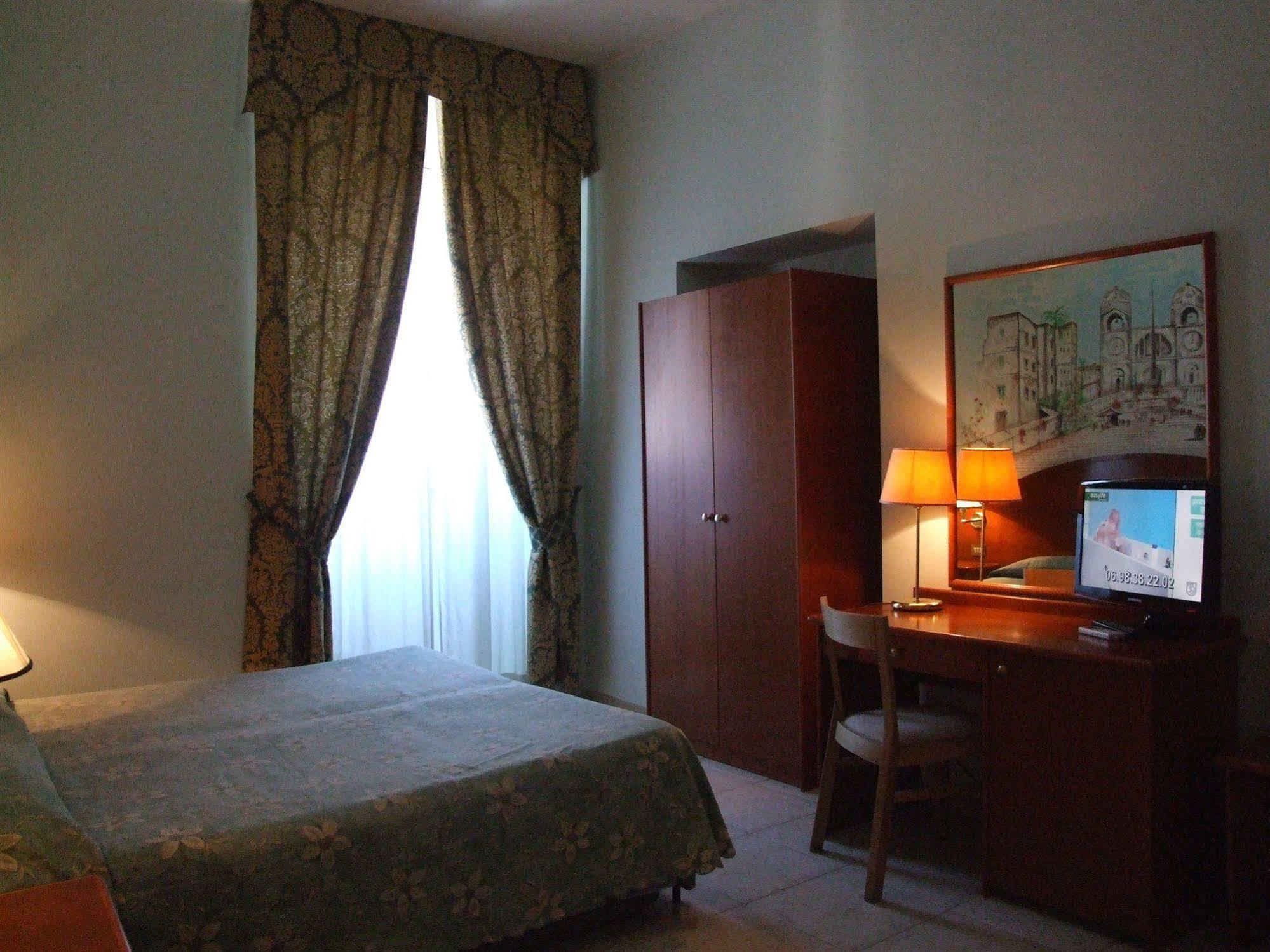 Nazional Rooms Rzym Zewnętrze zdjęcie