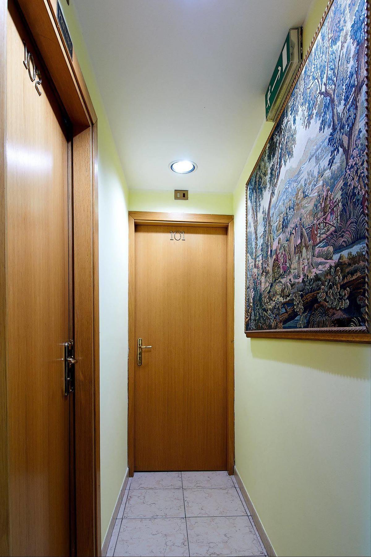 Nazional Rooms Rzym Zewnętrze zdjęcie